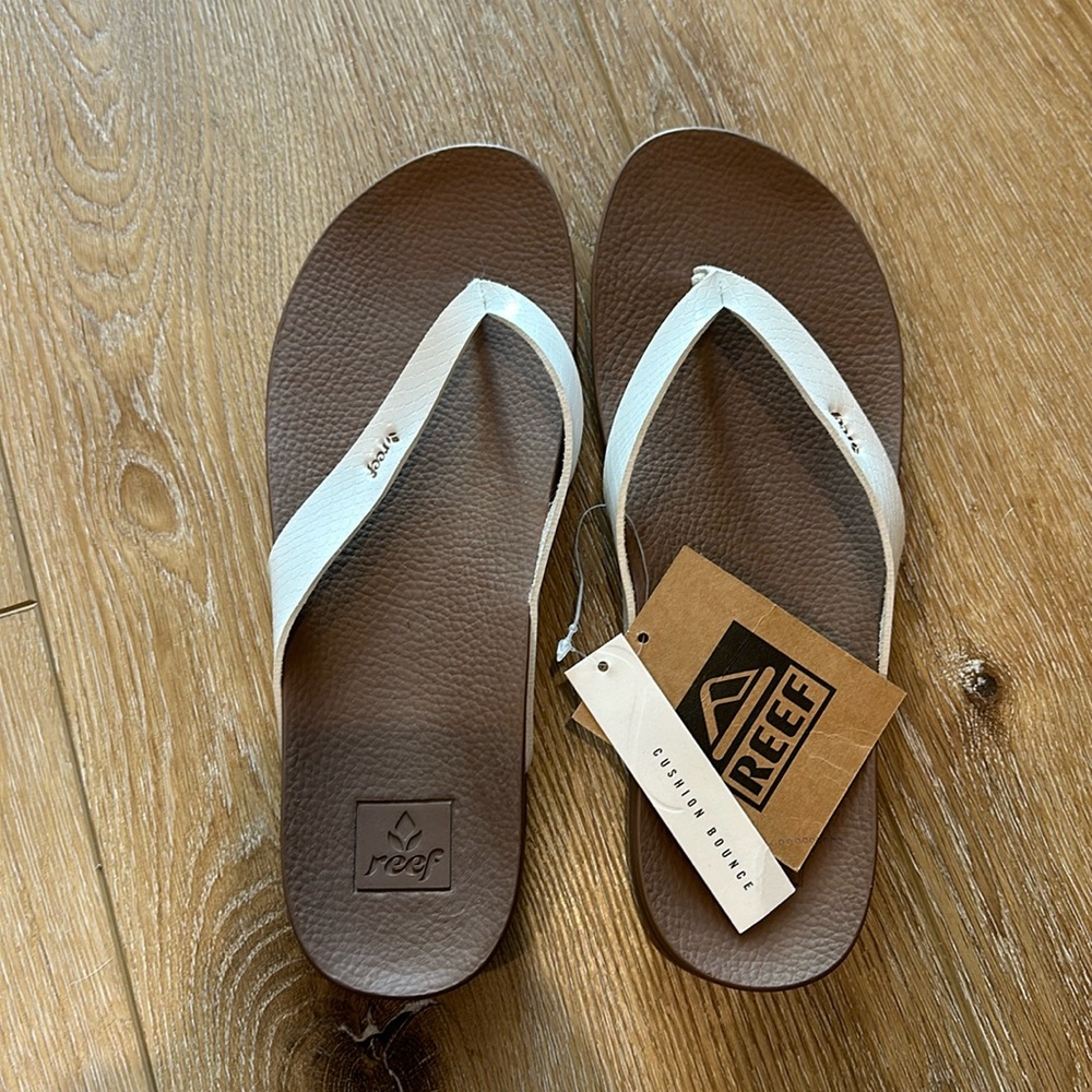 Women’s REEF Flip Flops NWT Size 9